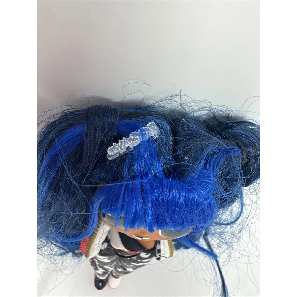 LOL OMG Amazing Surprise Doll Set - Downtown BB/ Uptown Girl with outfits